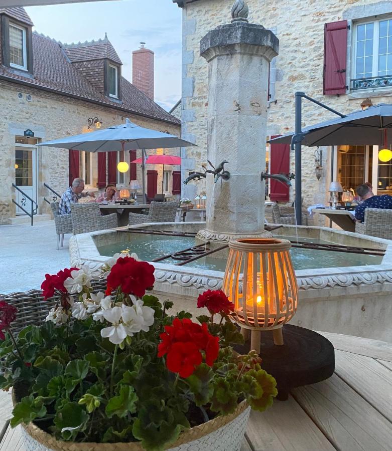 Hotel Moulin Le Fleurie Charenton-du-Cher Esterno foto