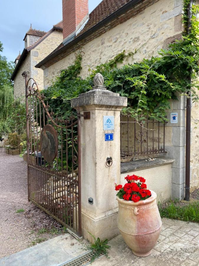 Hotel Moulin Le Fleurie Charenton-du-Cher Esterno foto