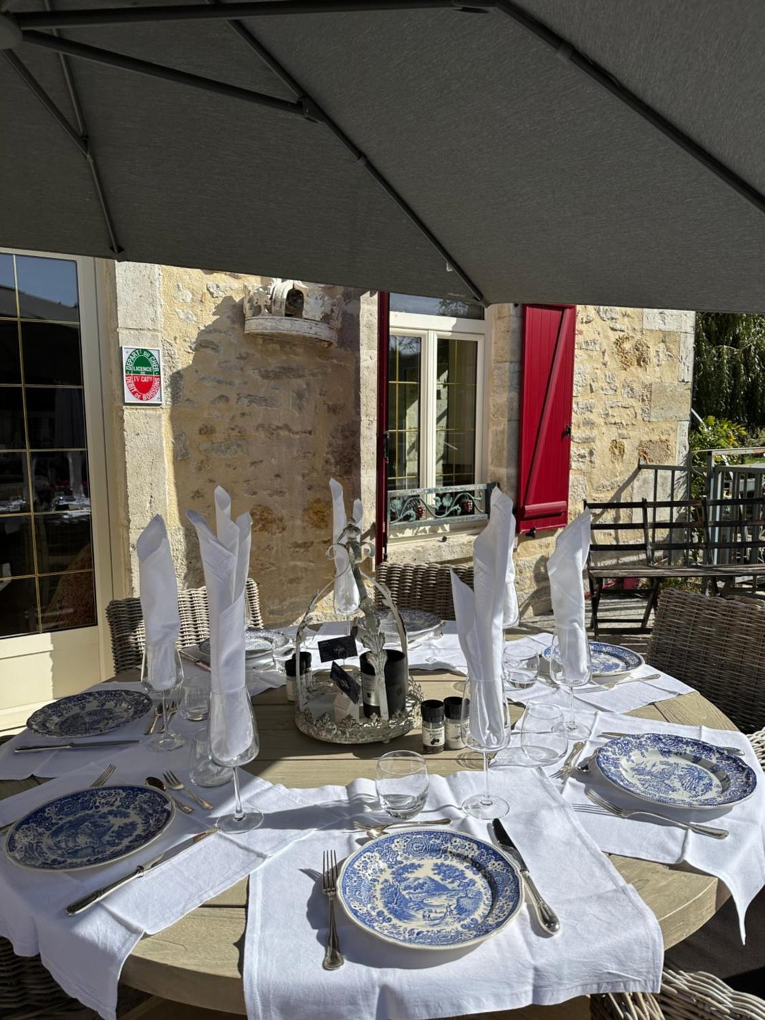 Hotel Moulin Le Fleurie Charenton-du-Cher Esterno foto