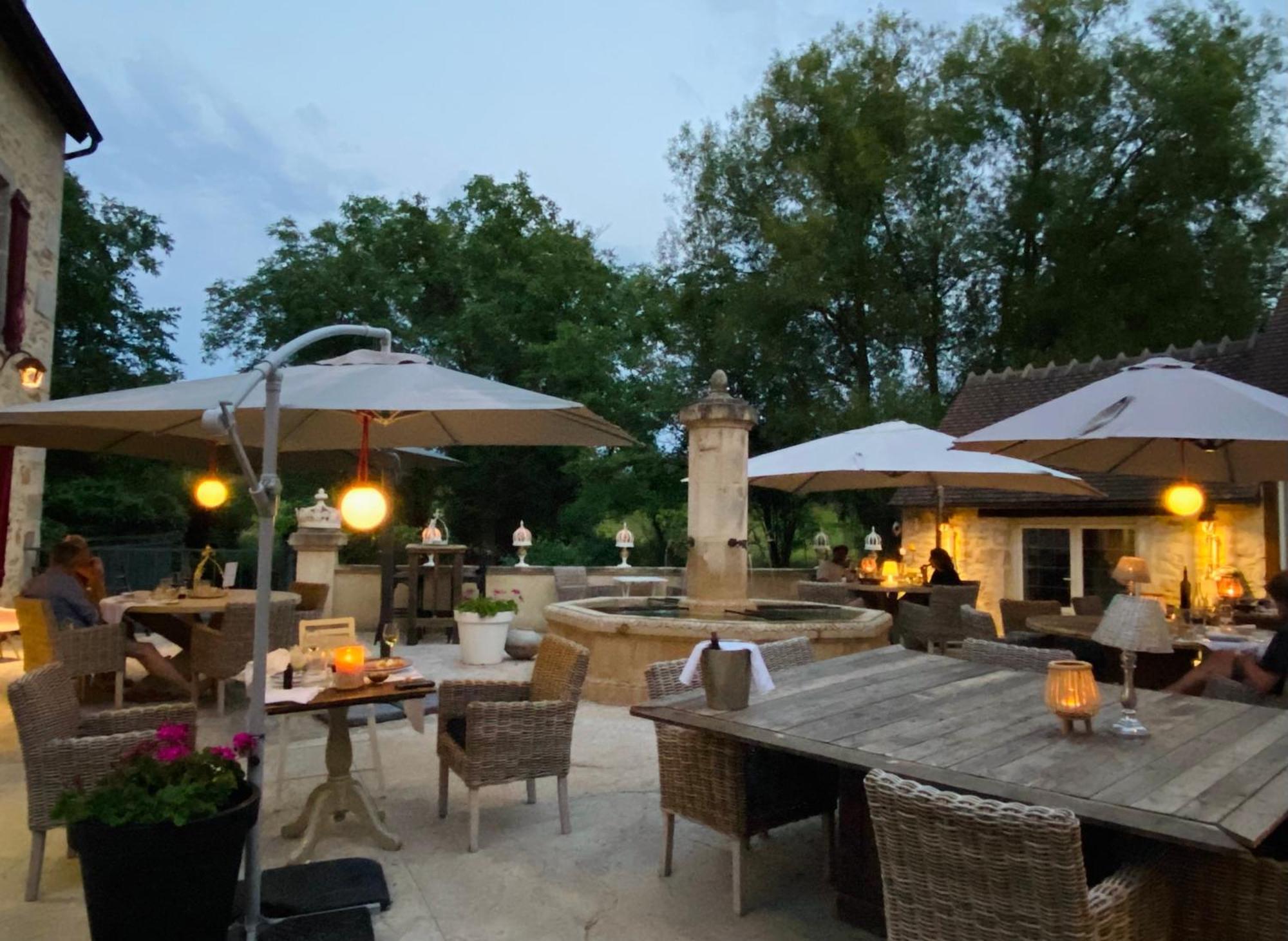 Hotel Moulin Le Fleurie Charenton-du-Cher Esterno foto